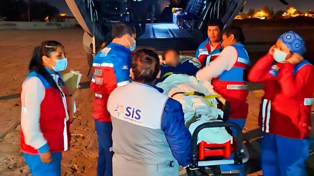 Arequipa: Minsa, SIS y FAP trasladan de emergencia a adolescente en estado crítico