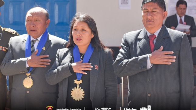 Archivo Imagen del Desfile Cívico en Conmemoración de los 203° Años de la Independencia