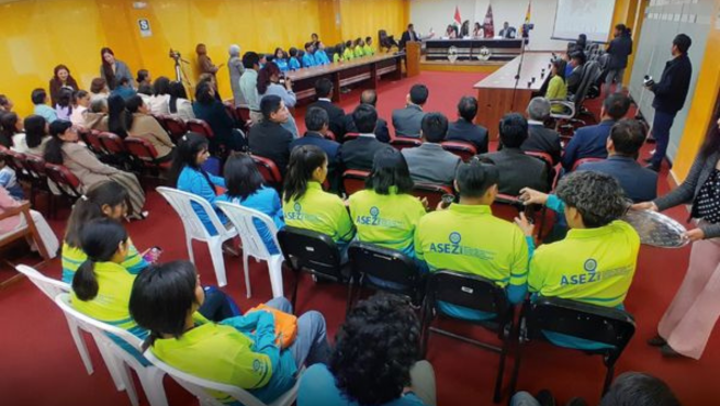 El Consejo Regional Cusco rinde homenaje por 60 Aniversario de la Iglesia de Dios Sociedad Misionera Mundial al servicio de la ciudadanía y ayuda al prójimo, en especial a los sectores más vulnerables de nuestra región.