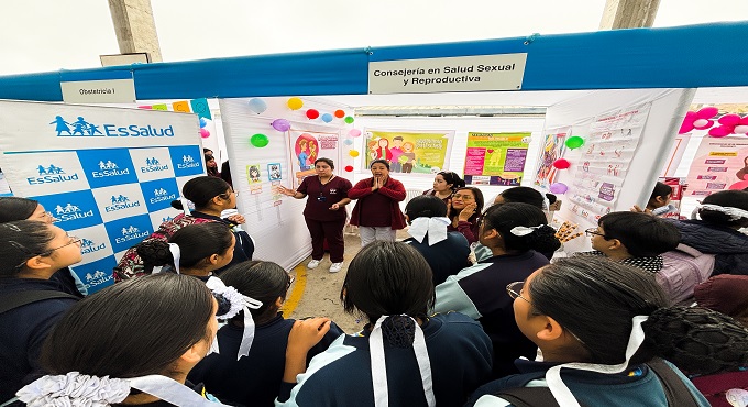 EsSalud promueve acciones para prevenir el embarazo adolescente en colegios de Lima 
