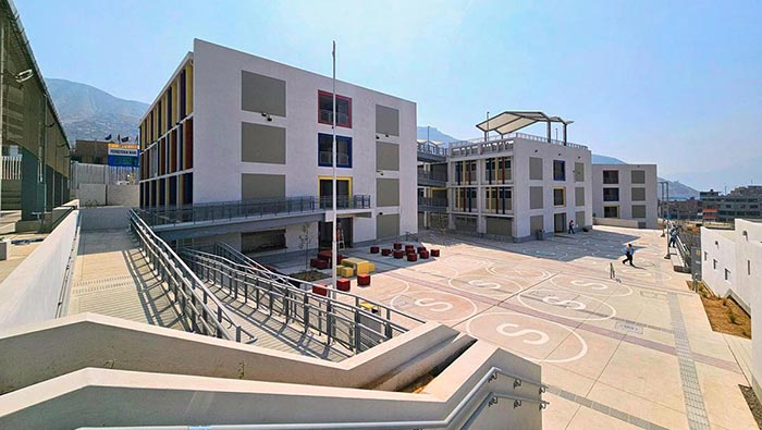 La moderna Escuela Bicentenario 1268 Gustavo Mohme Llona beneficiará a más de 1200 estudiantes.