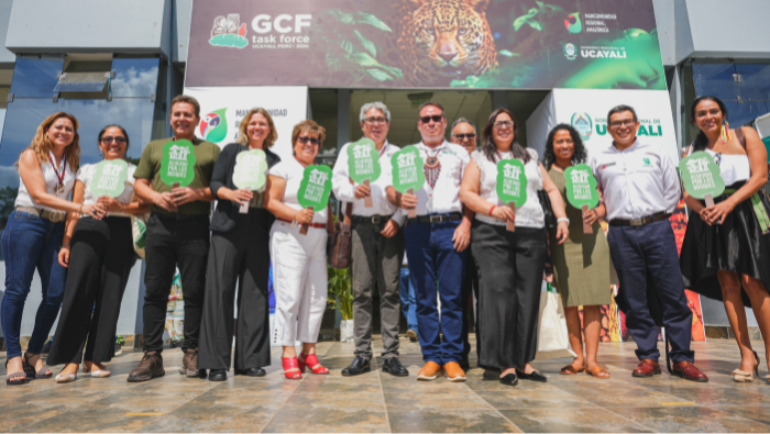 Foto grupal Acuerdo por los Bosques