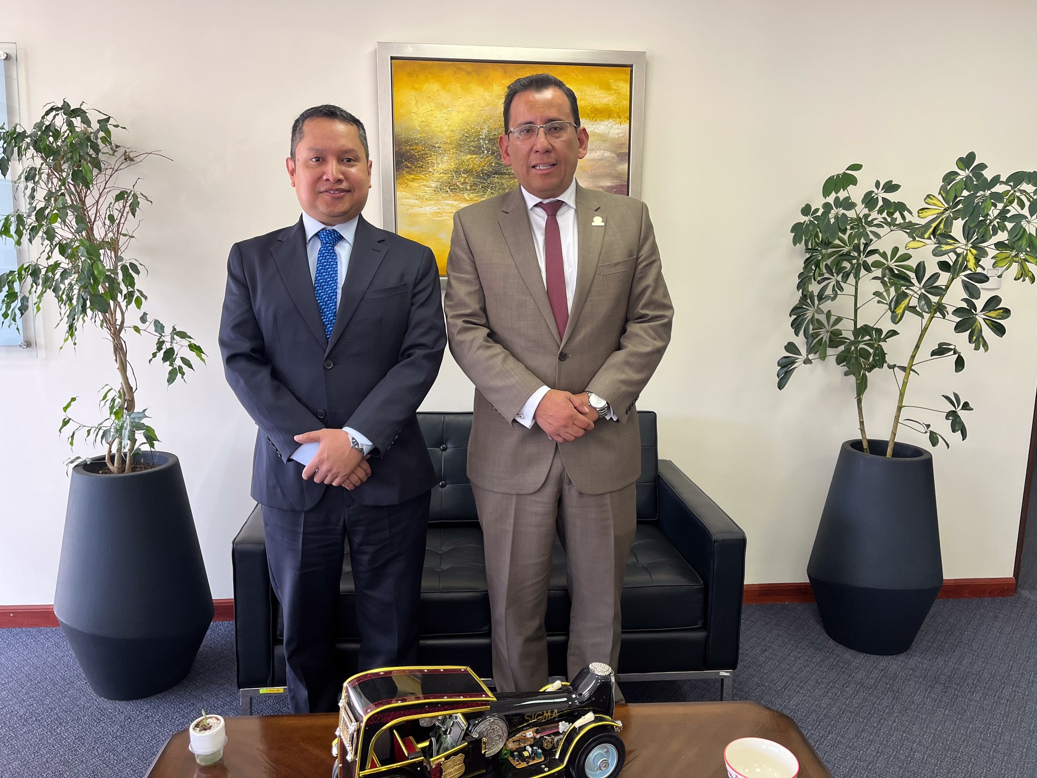 Encargado de Negocios con presidente de la Cámara Nacional de Industrias