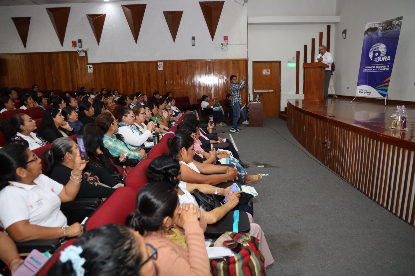 GORE instala mesa de trabajo de la Red de Mujeres Emprendedoras de la Región Piura