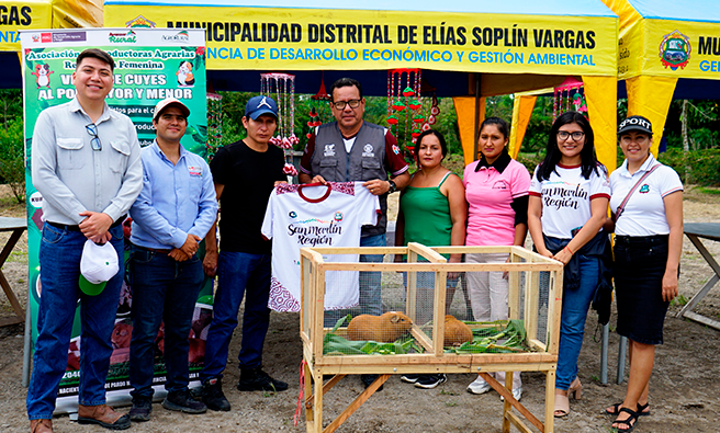 Autoridades del Goresam junto a representantes de gobiernos locales.