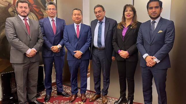 Encargado de Negocios con Federación de Empresarios de La Paz