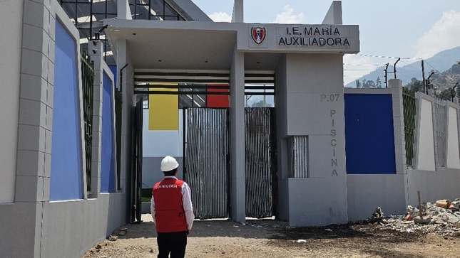 Ayacucho. – La Contraloría General de la República alertó sobre la falta de 144 cámaras para interiores que forman parte del sistema de videovigilancia con circuito cerrado de televisión de la obra de mejoramiento de los servicios educativos en la I.E.P. María Auxiliadora de Huanta. Esta situación representa un incumplimiento contractual por parte de la empresa contratista y pone en riesgo el funcionamiento y la finalidad pública del servicio contratado.