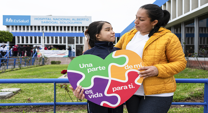 Mujer que donó un riñón a su hija se convierte en madre nuevamente en el Hospital Sabogal de EsSalud