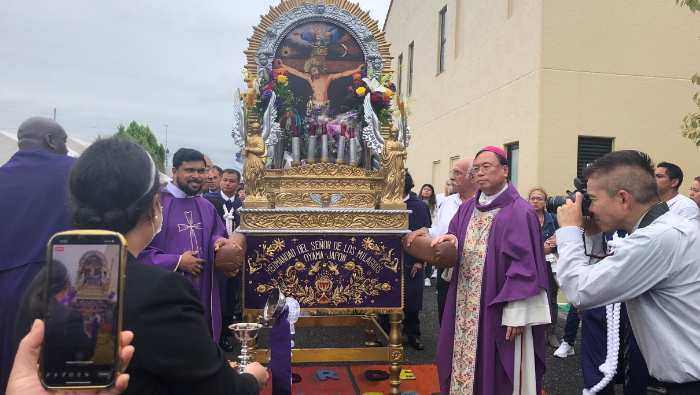 Peruanos en Tokio rinden homenaje al Cristo Moreno con tradicional procesión