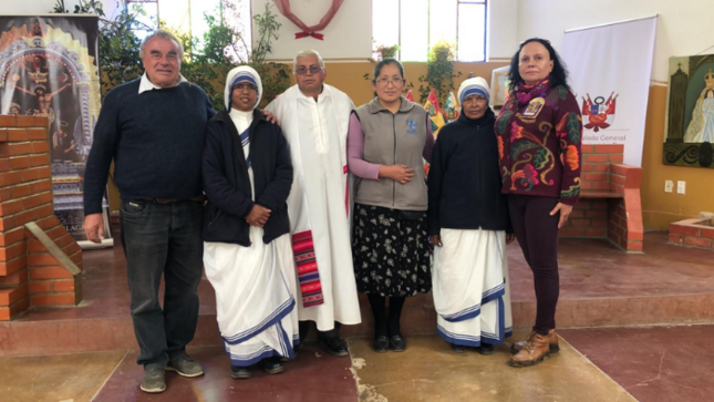 Connacionales privados de libertad en La Paz rinden homenaje al Señor de los Milagros