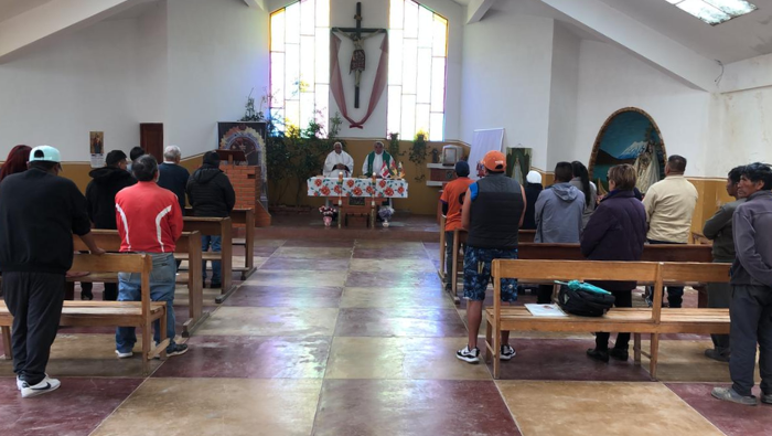 Connacionales privados de libertad en La Paz rinden homenaje al Señor de los Milagros