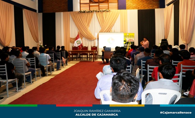 π Con el objetivo de disminuir el Γndice de accidentes de trΓ‘nsito y garantizar una mayor seguridad a los pasajeros, la gerencia de Transporte y Seguridad Vial de la Municipalidad de Provincial de Cajamarca llevΓ³ a cabo una charla de capacitaciΓ³n dirigida a los transportistas de las empresas βSeΓ±or de los Milagrosβ y βSanta Apoloniaβ, que operan mototaxis y taxis en la ciudad.
π La capacitaciΓ³n, titulada βConduciendo por una cultura de transporte responsableβ, busca que los conductores implementen prΓ‘cticas de conducciΓ³n responsable mediante una adecuada formaciΓ³n en seguridad vial. Se enfatizΓ³ la importancia del apoyo de las empresas para fomentar comportamientos seguros al volante, asΓ como mejorar la calidad del servicio.
π£οΈ Durante la charla, se abordaron temas como manejo defensivo, exceso de velocidad, consecuencias de conductas inseguras y acoso sexual en el transporte pΓΊblico, entre otros.
π Β‘Con Joaquin Ramirez, Cajamarca Renace!