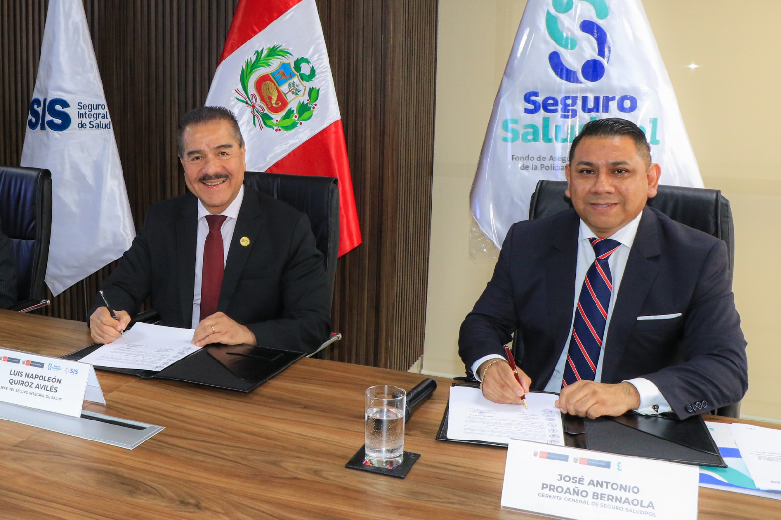 Dichas instituciones buscan la construcción de un sistema de salud universal más eficiente y accesible para todos los peruanos.