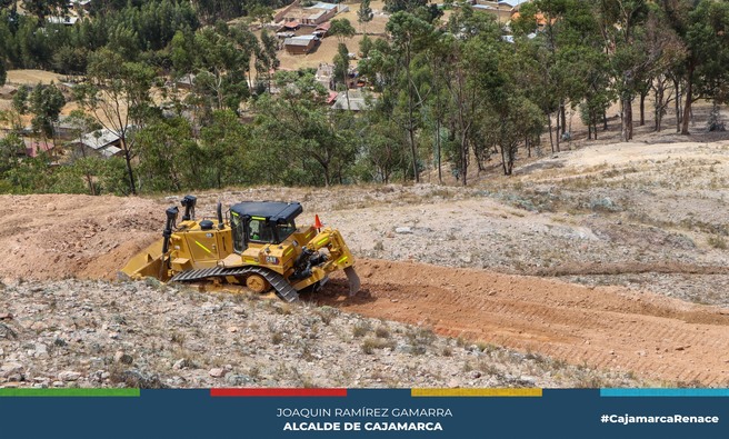 π·ββοΈ La Municipalidad Provincial de Cajamarca, en su compromiso continuo con el mejoramiento de la infraestructura vial, iniciΓ³ los trabajos de apertura de una nueva trocha carrozable en los caserΓos de Aylambo y el cruce de Huayllapampa.
π£οΈ Esta nueva vΓa, que tendrΓ‘ una extensiΓ³n de 5 kilΓ³metros, conectarΓ‘ ambos caserΓos, facilitando el acceso, mejorando la conectividad y fomentando el comercio entre ambas localidades.
π± Con esta iniciativa, la municipalidad busca impulsar el desarrollo de las comunidades rurales, mejorando sus condiciones de vida y promoviendo el crecimiento econΓ³mico de la provincia.
π Β‘Con Joaquin Ramirez, Cajamarca Renace!