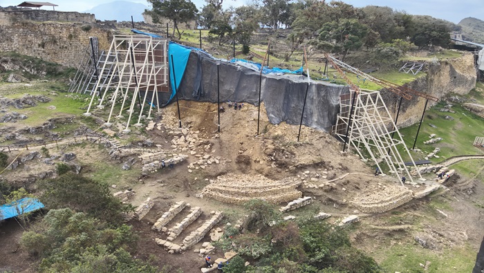 Amazonas: Ministerio de Cultura recupera la muralla sur de la llaqta de Kuélap con la clasificación de los elementos líticos 