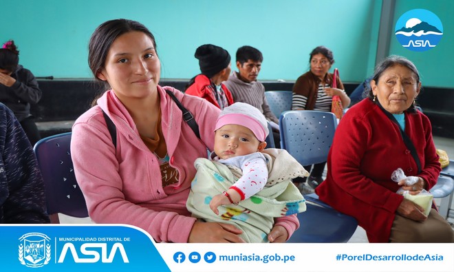 La Municipalidad Distrital de Asia, liderada por nuestro alcalde Isaias Alcántara Malásquez a través de la Sub Gerencia de Programas Sociales y en coordinación con la Red Integrada de Salud Chilca - Mala, realizaron una gran campaña médica gratuita, dirigida a todos los pobladores de nuestro Distrito de Asia.
En esta campaña de salud se ofrecieron los servicios de psicología, medicina general, odontología, nutrición, enfermería, obstetricia, toma de presión y glucosa; además se realizó afiliación y actualización del Sistema de Focalización de Hogares (SISFOH) y afiliación al Sistema Integral de Salud (SIS).
De esta manera, la actual gestión municipal mantiene su compromiso de velar por el bienestar de la salud de nuestros vecinos, brindándoles servicios especializados de manera gratuita.