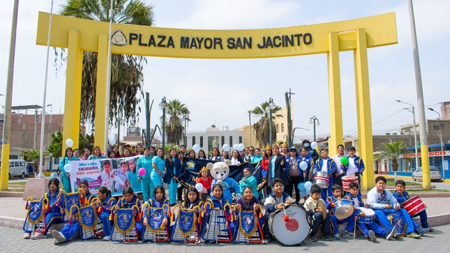 Instituciones que participaron en el pasacalle por el lanzamiento de la Campaña de Vacunación 