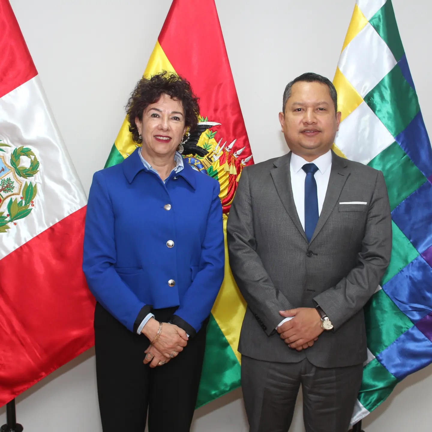 Representante de la UPB con Encargado de Negocios
