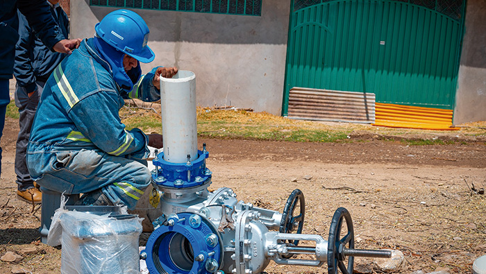 Ejecutan empalme de nuevo línea de conducción de agua potable al reservorio Totorani