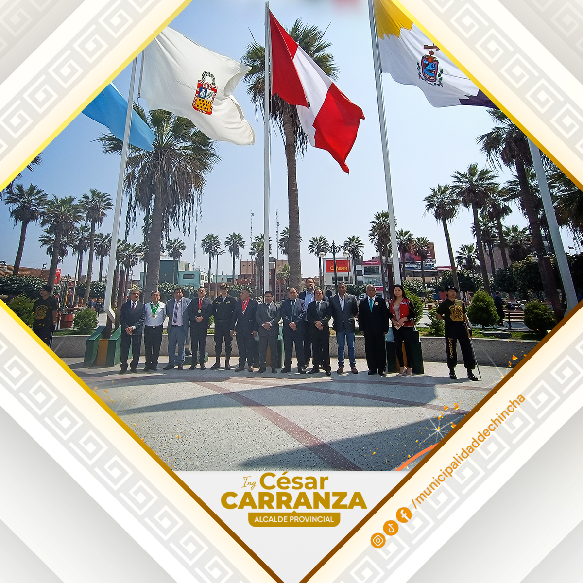 #Ceremonia l El último domingo se realizó el tradicional izamiento de bandera en nuestra plaza mayor, con participación de autoridades locales e instituciones educativas.
Esta ceremonia contó con la participación de las suprefecturas distritales de Tambo de Mora y El Carmen, UGEL Chincha y los colegios José Pardo y Barreda, Inmaculada Concepción y 22628 - Condorillo Alto 🤝