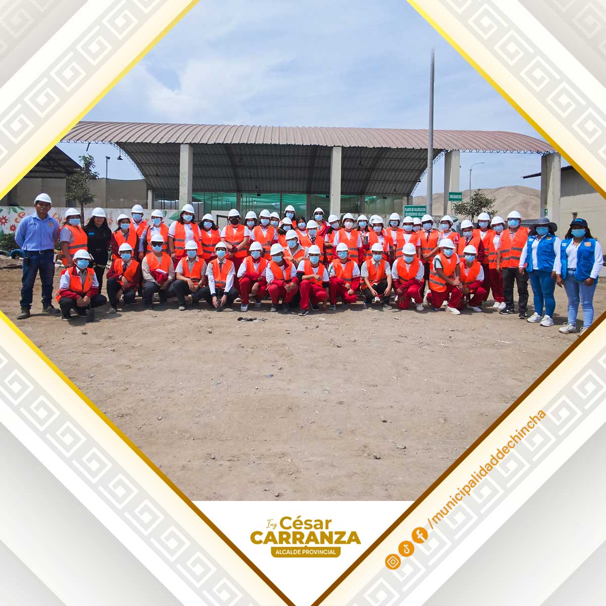 ¡Aprendiendo juntos! La Municipalidad Provincial de Chincha y la Escuela Pública Andrés Avelino Cáceres realizaron un paseo educativo al relleno sanitario, donde los participantes conocieron el proceso de tratamiento de residuos sólidos, incluyendo la gestión de residuos orgánicos que se transforman en composta orgánica natural.
¡Un paso hacia un Chincha más verde! 😃🙌