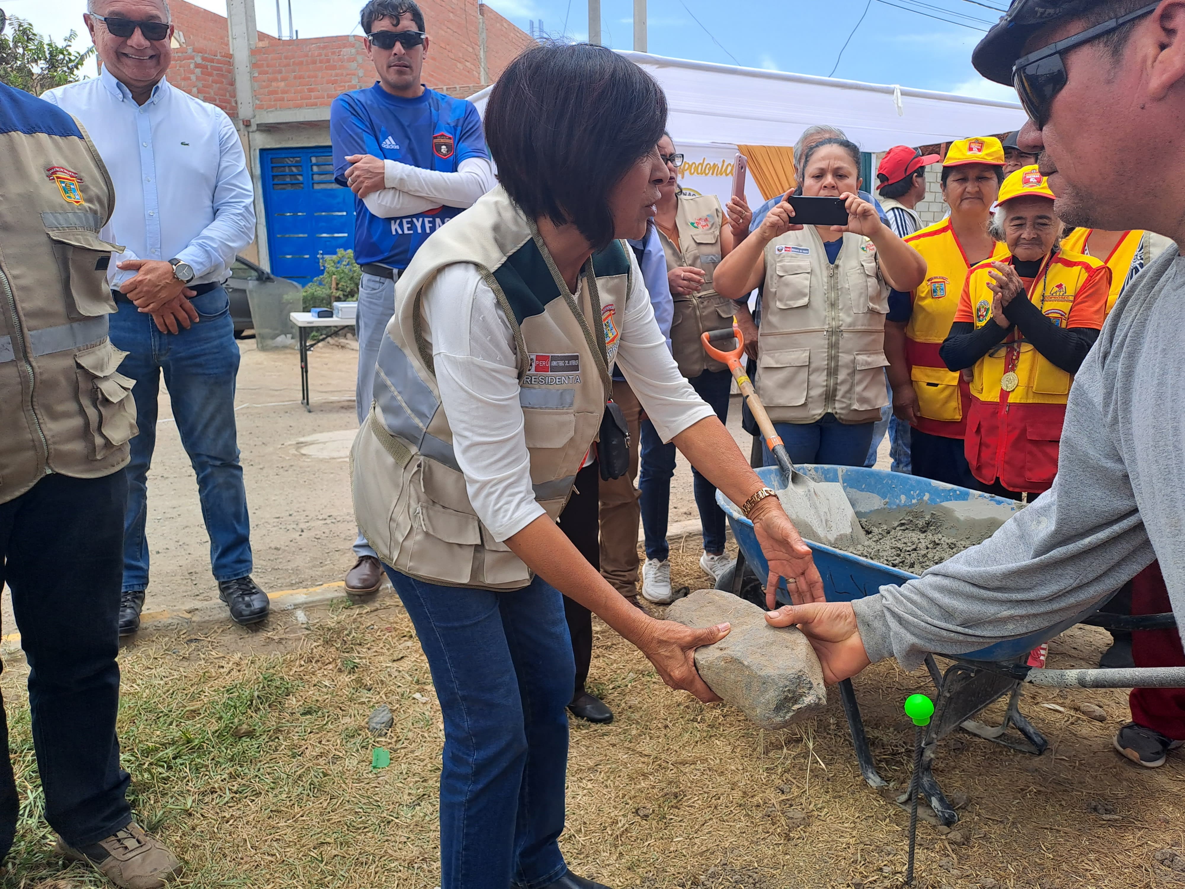 COLOCACIÓN PRIMERA PIEDRA EN EL MOLINITO