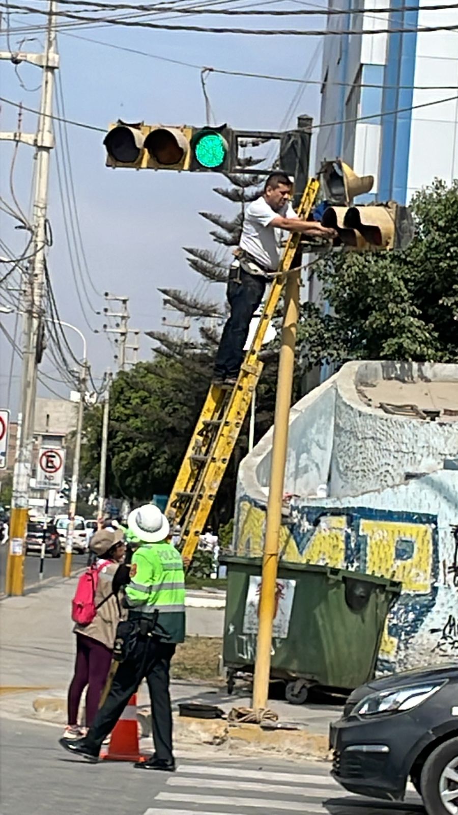 arreglo de semáforos en Izaga