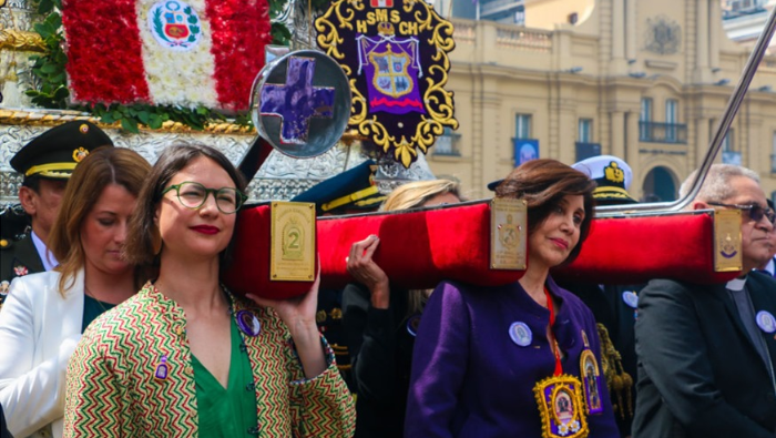 Comunidad peruana en Santiago celebra con fervor al Señor de los Milagros
