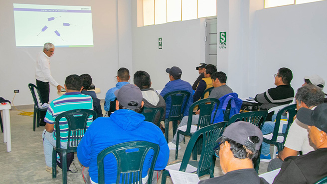 FONDEPES capacita a los pescadores artesanales de Huarmey.