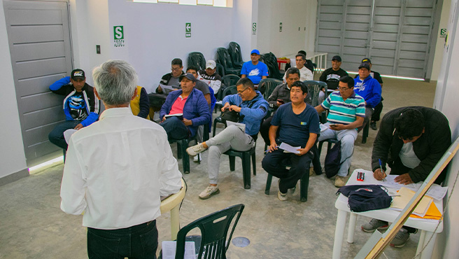 FONDEPES capacita a los pescadores artesanales de Huarmey.