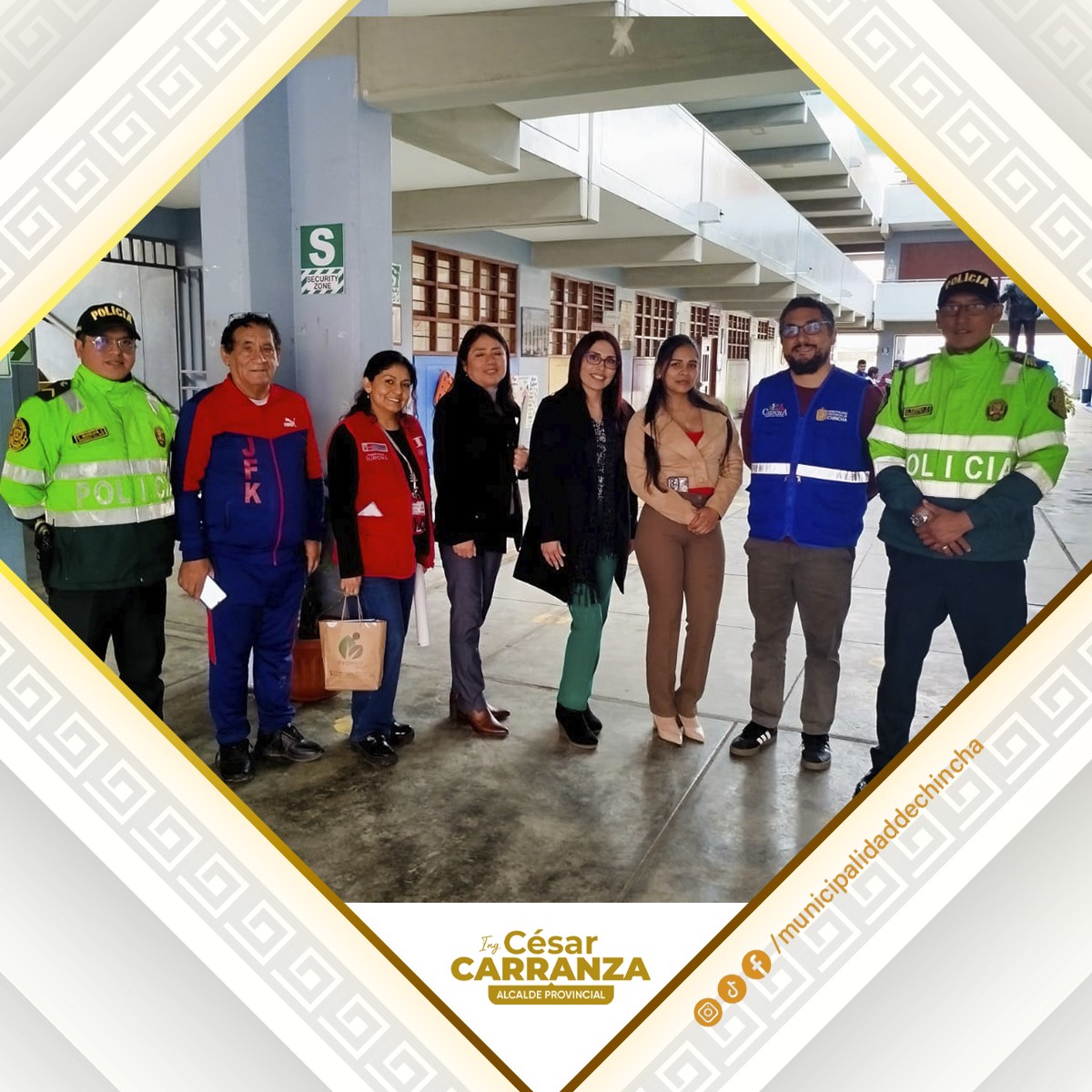 La Instancia de Concertación Provincial de lucha contra la violencia hacia la mujer e integrantes del grupo familiar de la provincia de Chincha, realizó una serie de actividades de sensibilización para la prevención de violencia escolar, violencia sexual y orientación para una adecuada conducta, dirigida a estudiantes de la I.E Jhon F. KENEDY del nivel secundario.
Estas labores continuarán desarrollándose hasta el viernes 04 de Octubre en diferentes instituciones de la ciudad.