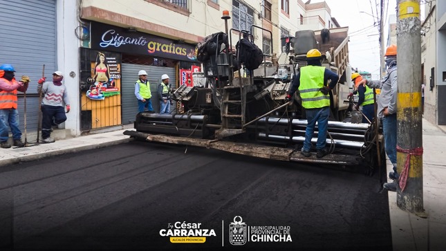 Las calles que alguna vez fueron sinónimo de descuido, hoy brillan con un nuevo rostro. La Municipalidad Provincial de Chincha, bajo la gestión del alcalde Ing. César Carranza Falla, ha realizado una renovación integral de las calles Callao, Luis Gálvez Ronceros, pasaje Los Pinos y Chavín, mejorando significativamente la calidad de vida de los vecinos.