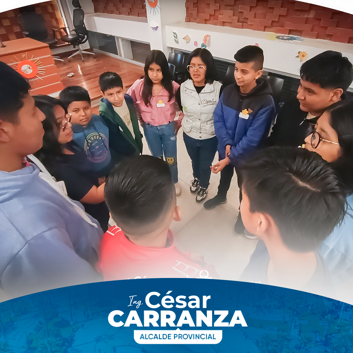 Con éxito se llevó a cabo el tercer taller del Centro de Desarrollo Juvenil (CDJ) en Chincha. En esta ocasión se abordó el tema "ME CONOZCO, ME VALORO, FORTALEZCO MI AUTOESTIMA".
Los jóvenes participaron de dinámicas y clases de danzas. La regidora provincial, Elena Carbo de Modonessi, agradeció la voluntad de los padres de familia por el acompañamiento y soporte a sus hijos en estas actividades.
Seguimos trabajando por el fortalecimiento de la salud mental en nuestra provincia de Chincha. 👏