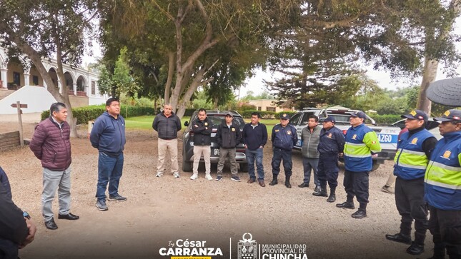 En un esfuerzo por fortalecer la identidad local y el conocimiento histórico de su equipo, la seguridad ciudadana de la Municipalidad Provincial de Chincha realizó una visita educativa a la Honorable Hacienda San José.  Este recorrido, cuidadosamente diseñado, permitió a los serenos profundizar en la rica historia y las tradiciones que han dado forma a nuestra comunidad. La experiencia no solo enriqueció su comprensión del pasado, sino que también fortaleció su compromiso con la preservación de nuestro patrimonio cultural.