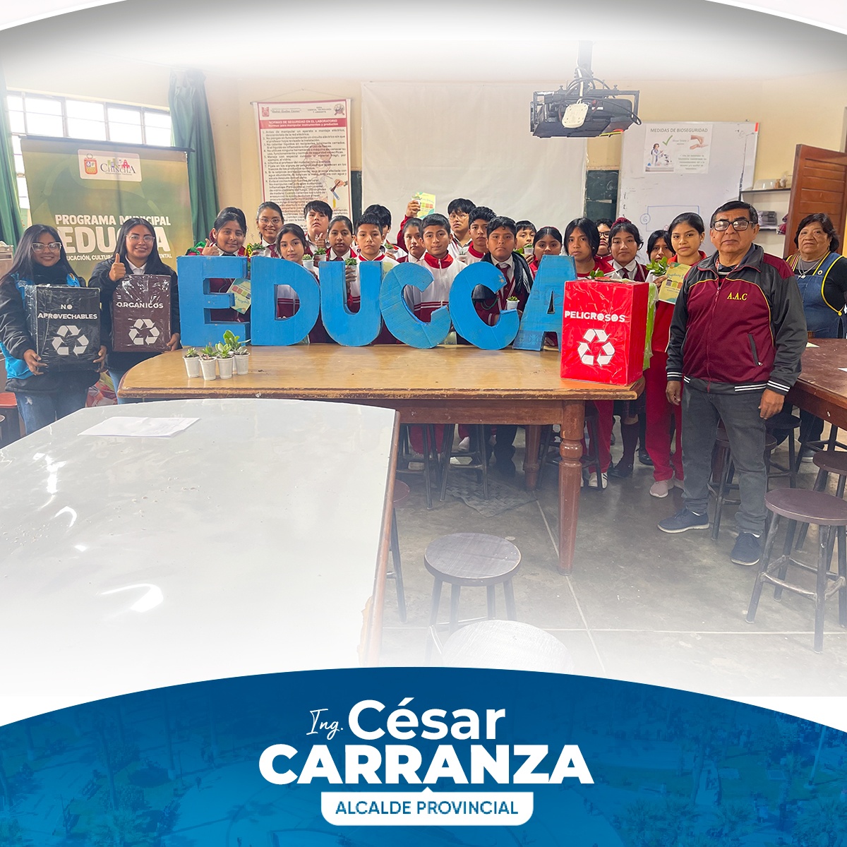 En el marco del Día de la gestión integral de los residuos sólidos - DIADESOL, el equipo de GURS Chincha y el Programa Municipal EDUCCA llegaron hasta el colegio Andrés Avelino Cáceres, con la finalidad de brindar una capacitación ambiental a los estudiantes 🧑🦰👩🦰
Esta importante labor contó con el apoyo de los promotores ambientales escolares. La meta es involucrar a todas las instituciones educativas de Chincha 👏