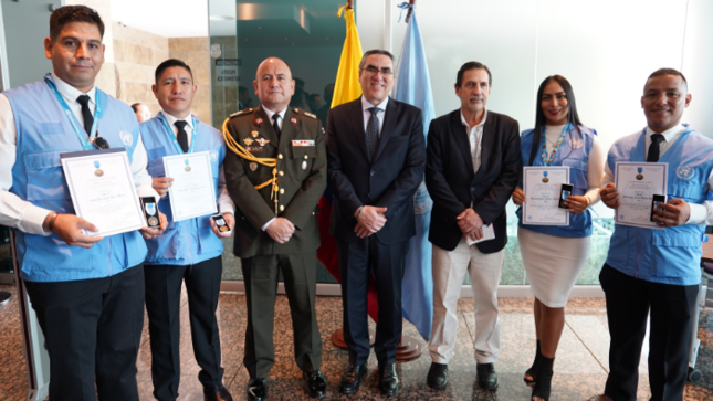 Cuatro oficiales peruanos del Ejército reciben reconocimiento en Colombia por su labor en la Misión de Verificación de la ONU