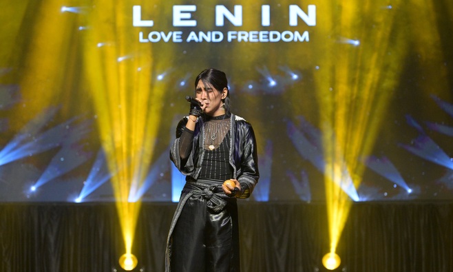 Cantante peruano Lenin Tamayo realizó conciertos musicales en India