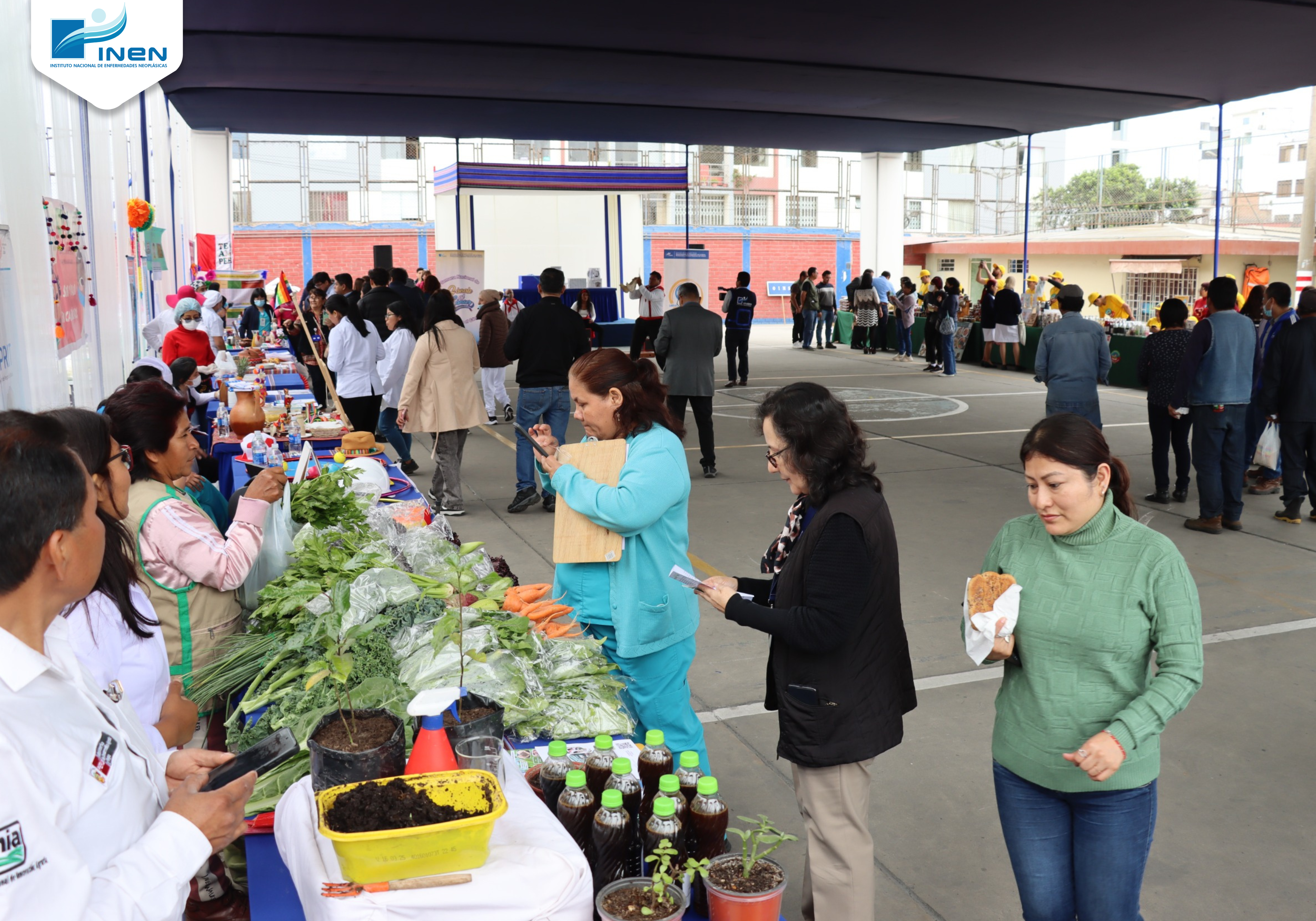 INEN impulsa hábitos saludables para reducir el riesgo de cáncer en feria de gastronómica