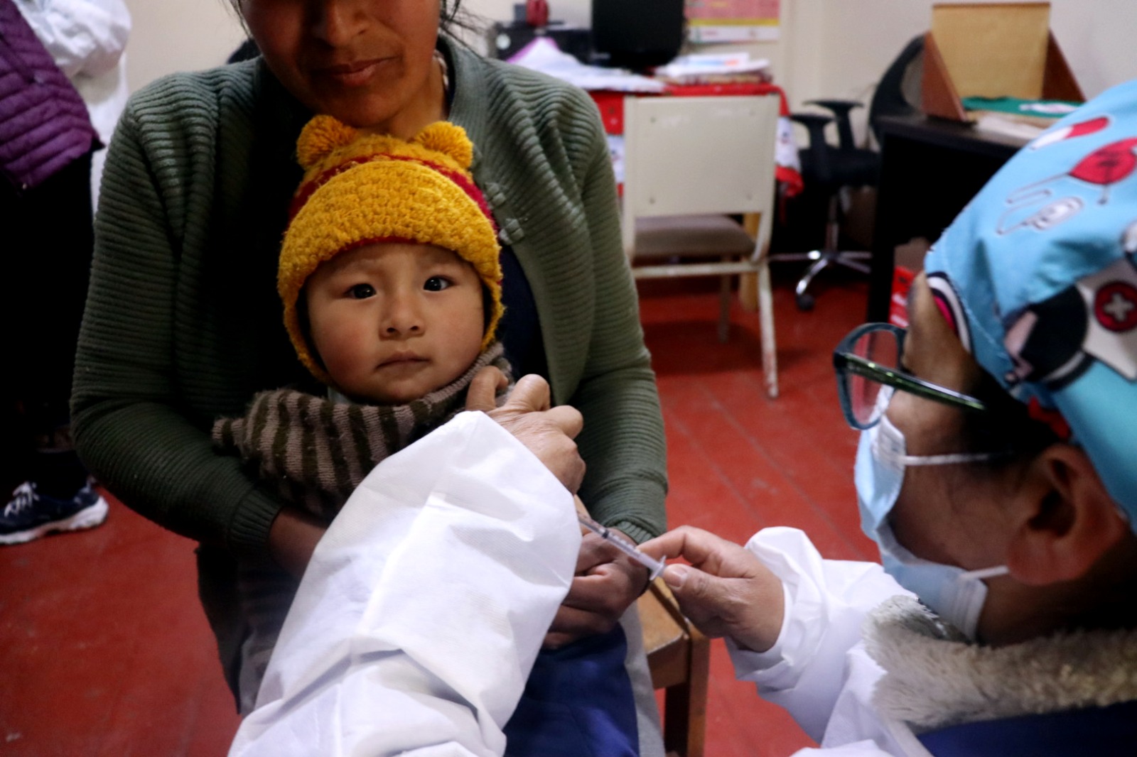 El Centro Nacional de Epidemiología Prevención y Control de Enfermedades (CDC Perú) del Ministerio de Salud (Minsa), emitió una alerta epidemiológica a fin de advertir el riesgo de introducción de casos importados de sarampión al Perú, debido a que países cercanos como Argentina y Bolivia tienen casos confirmados de dicha enfermedad.