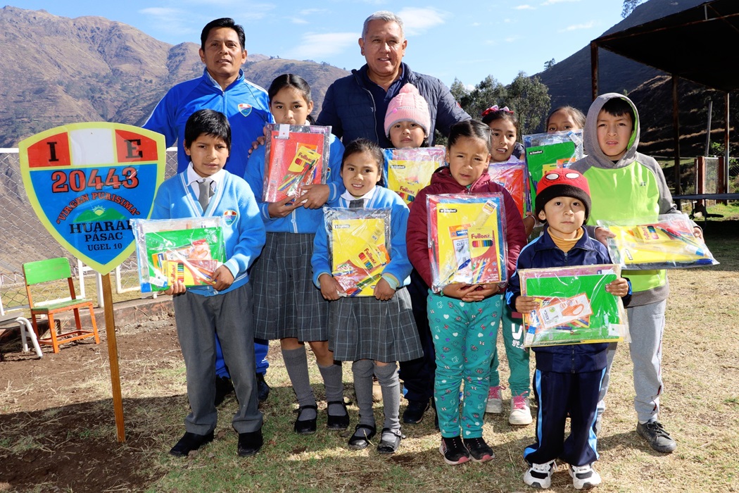 Alcalde Fernando Cárdenas entrega premios de Reciclatón 2024 en Pásac