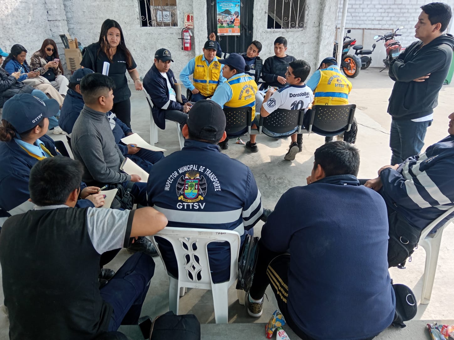 Inspectores Municipales reciben capacitaciΓ³n psicolΓ³gica en control emocional y antiestrΓ©s