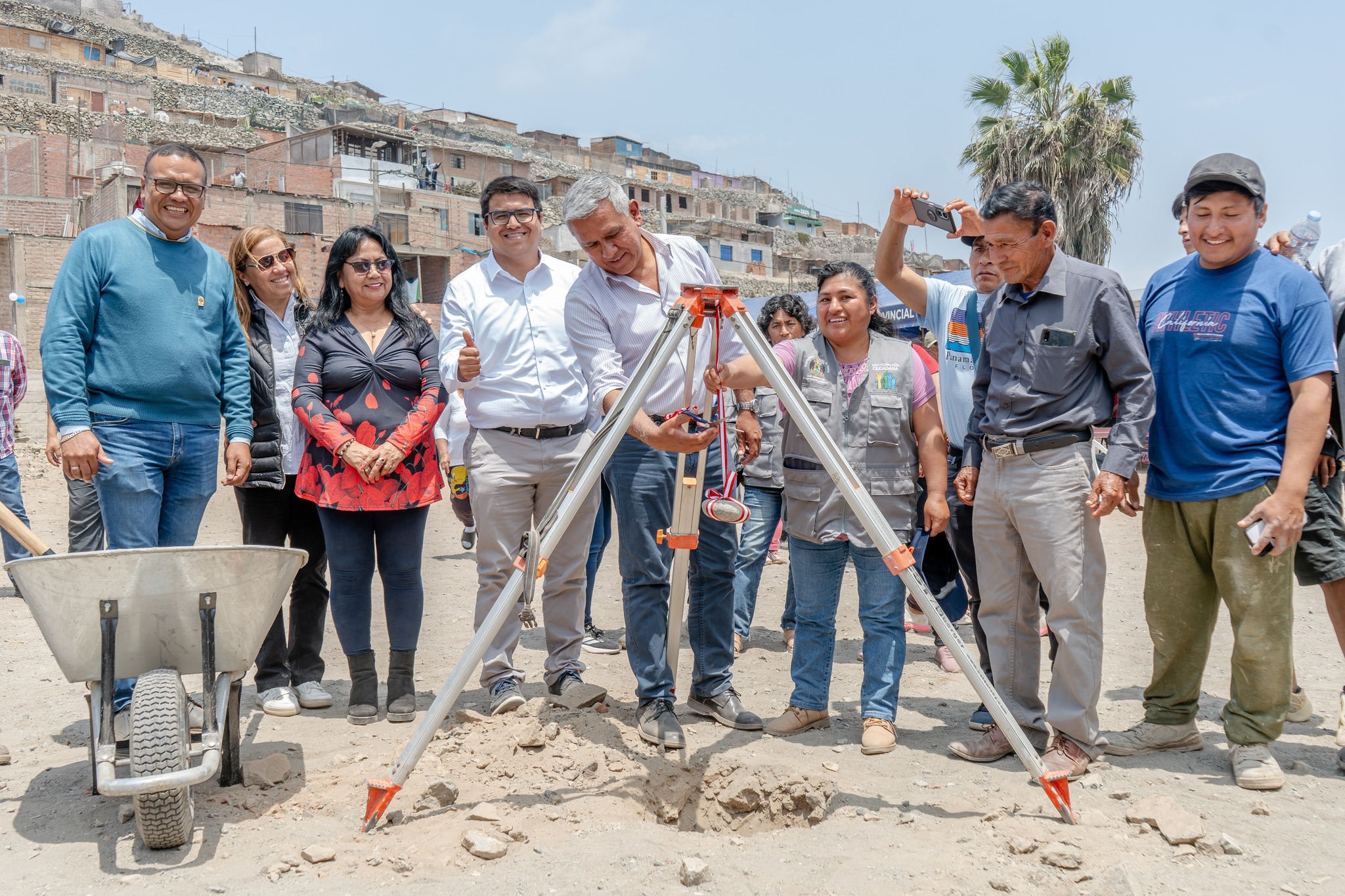 construcción de la losa multideportiva en C.P. San Isidro etapa I
