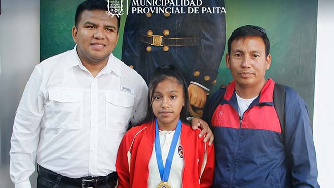 Campeona regional de atletismo recibe apoyo de alcalde y regidores