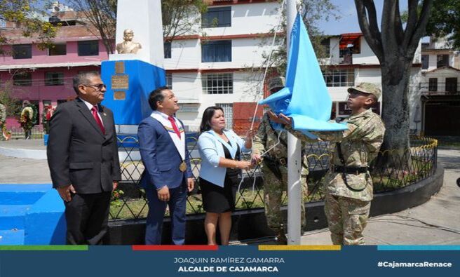 🎖️ La Municipalidad Provincial de Cajamarca conmemoró el 145 Aniversario del Combate de Angamos, un evento significativo en el que se honra al Almirante Miguel Grau Seminario y a la valiente tripulación del monitor Huáscar.
🗣️ La ceremonia contó con la participación de la regidora Delia Tafur Herrera y el gerente de Seguridad Ciudadana, coronel (r) EP Jorge Luis Salazar Pérez, entre otras autoridades locales. Esta conmemoración no solo honra a los héroes de la Marina de Guerra del Perú, sino que también reconoce su valentía y sacrificio a lo largo de la historia del país.
🌟 ¡Con Joaquín Ramírez, Cajamarca Renace!