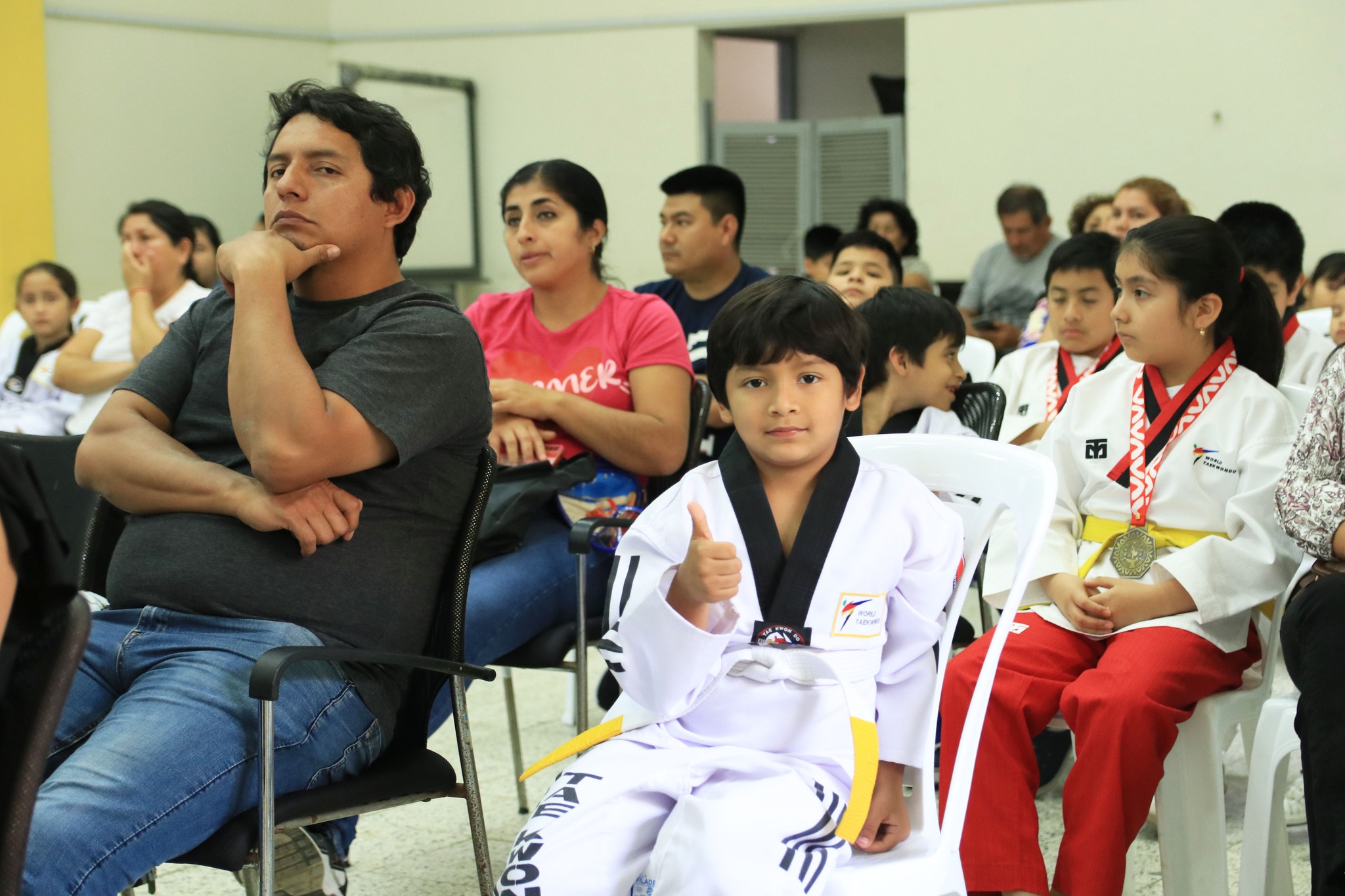 ¡Reconocimiento a destacados deportistas de Taekwondo!