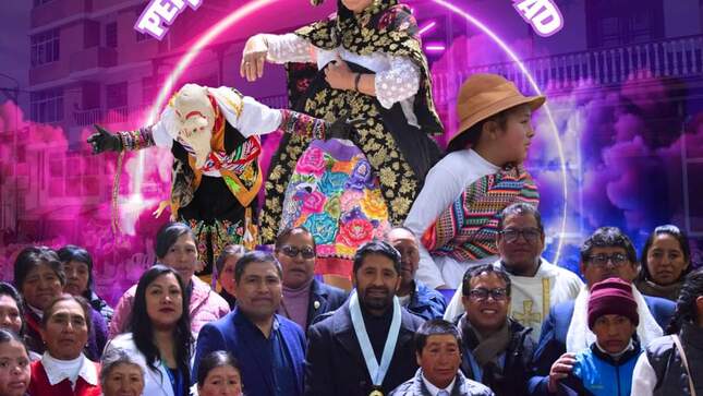 Grupo de personas tomandose una foto