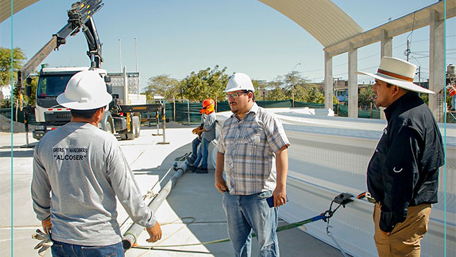 Alcalde supervisa avance de obra en polideportivo 05 de febrero.