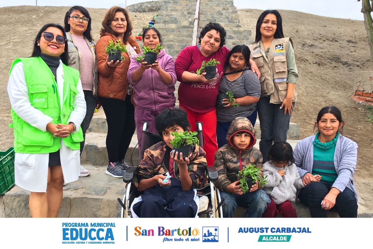 TALLER DE ECOMACETAS CON INTEGRANTES DE OMAPED