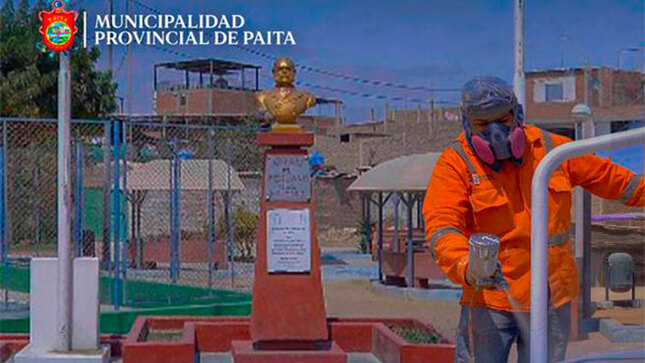 Municipalidad realiza trabajos de mantenimiento en el parque Almirante Miguel Grau.