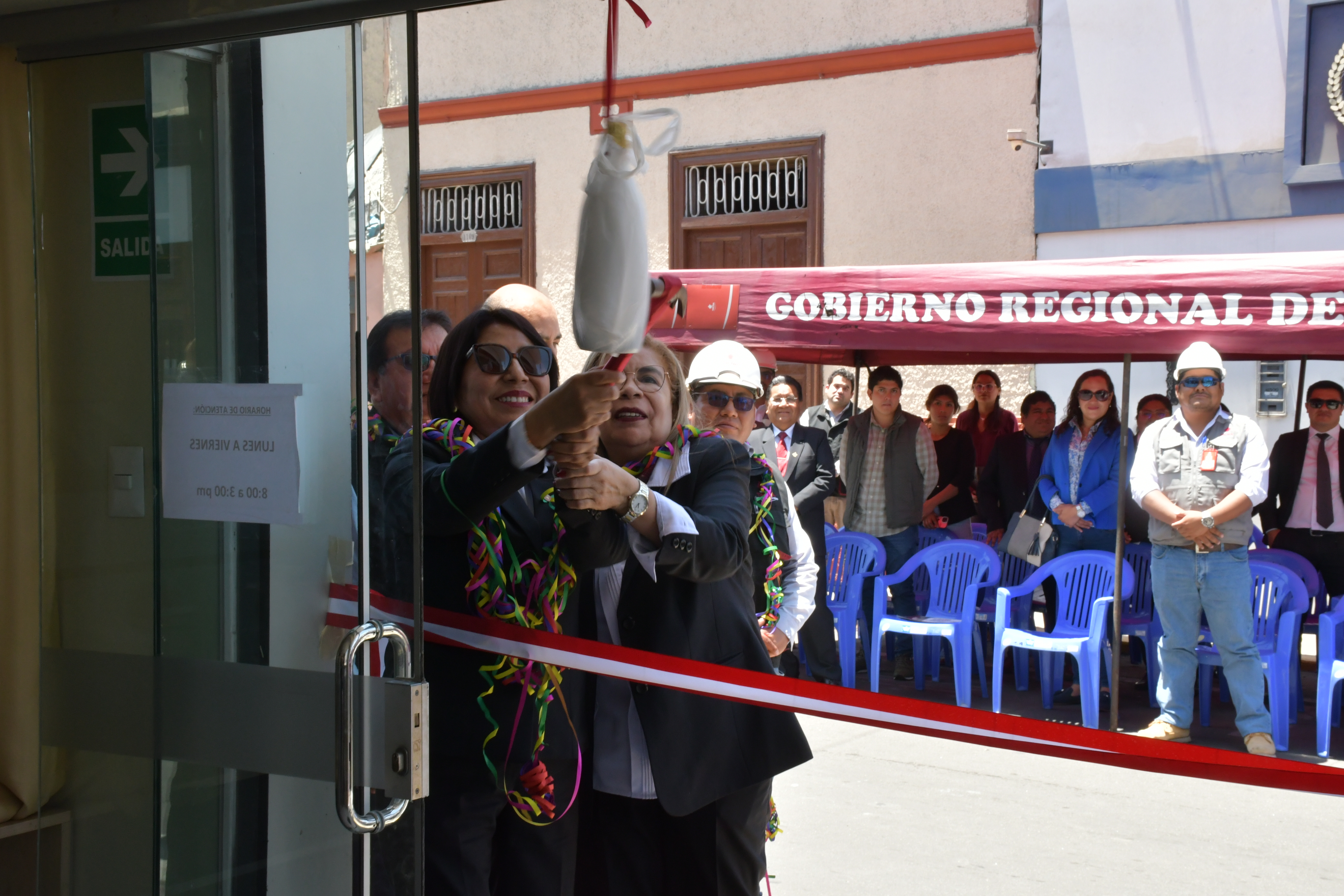 Entregan renovadas instalaciones de la Dirección Regional de Vivienda 